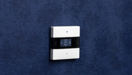 4800418 iON 8 lila Tapete